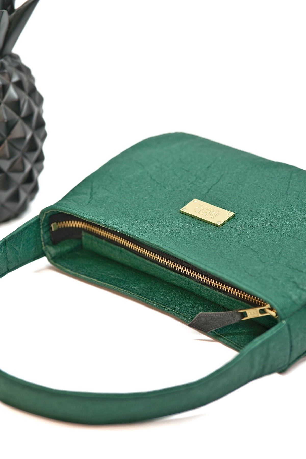 Hobo - Tasche aus Ananasleder - evergreen - Manuel Essl Design