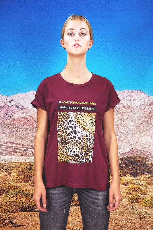 T-Shirt "LEOS.AI" - bordeaux - Manuel Essl Design