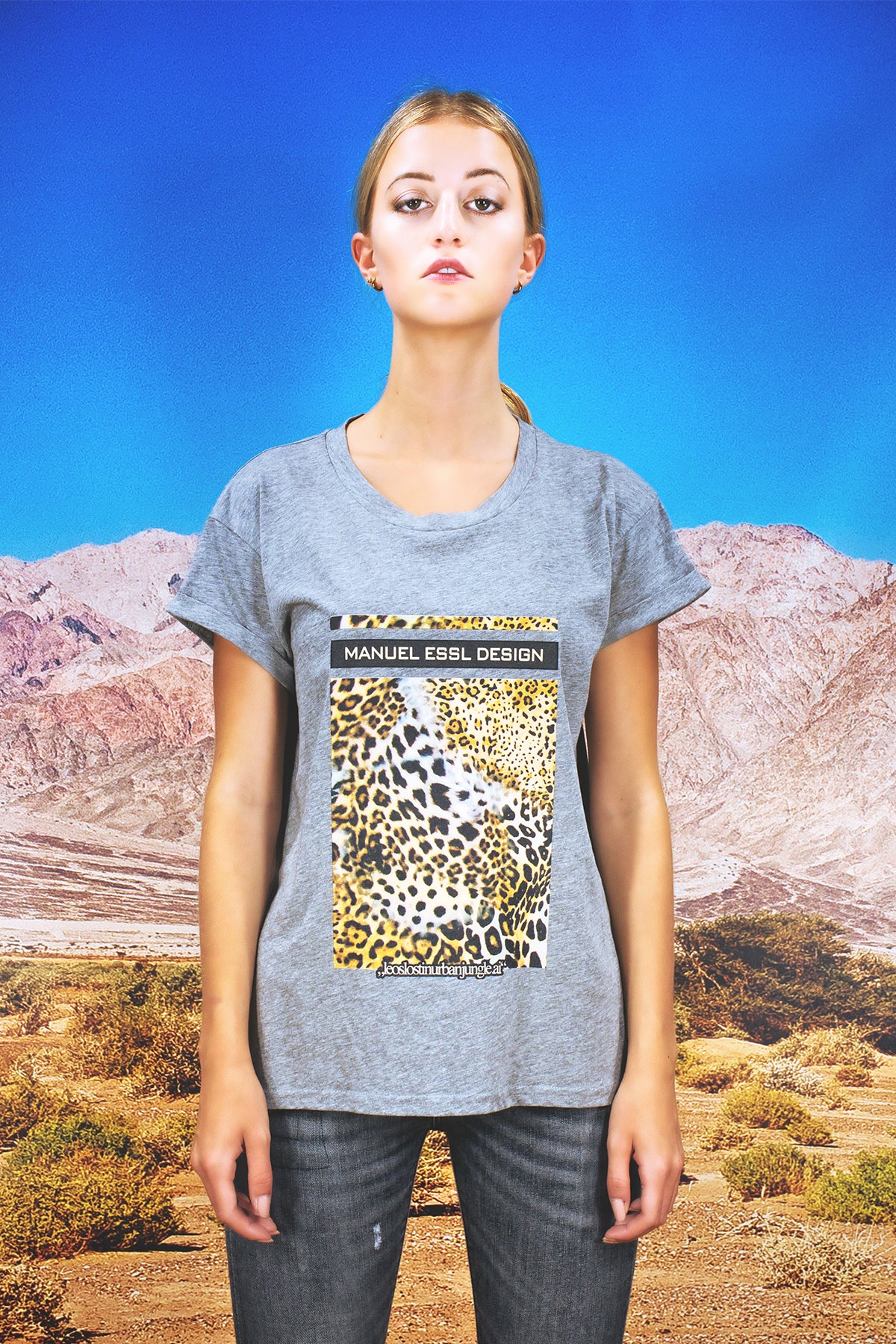 T-Shirt "LEOS.AI" - grey - Manuel Essl Design