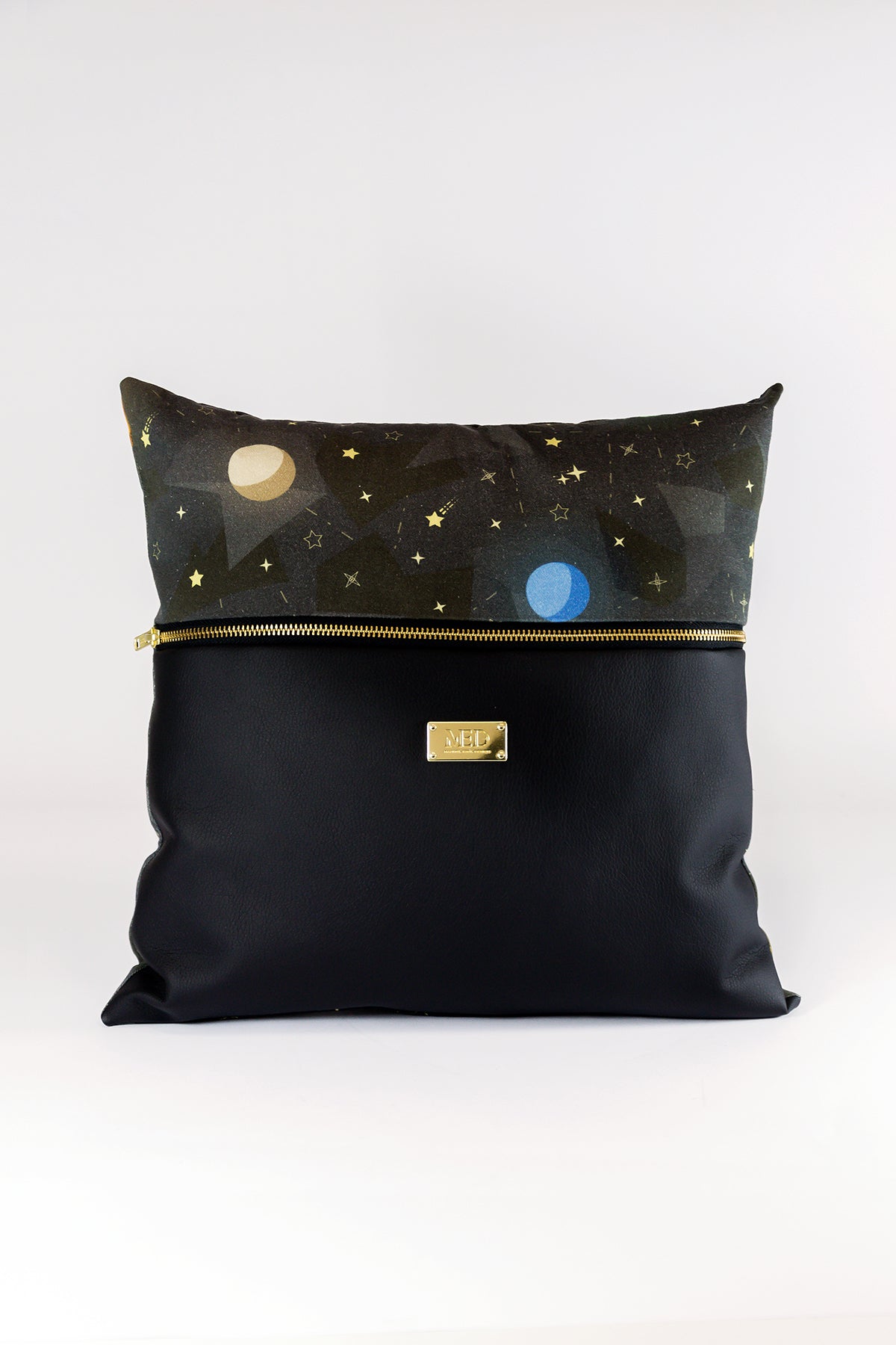 Pillow "SPACE" (cover) - Black - Manuel Essl Design