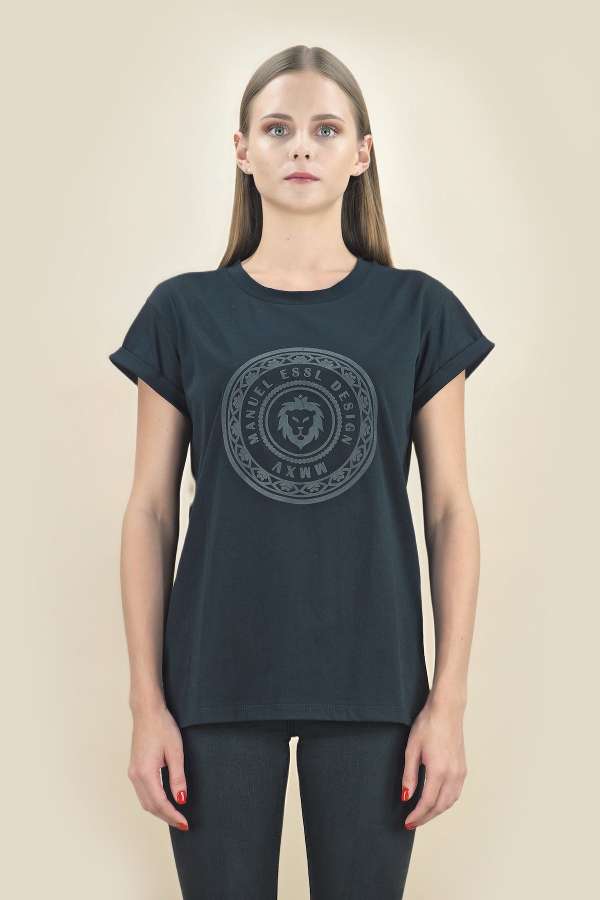 T-Shirt "EMBLEM" - schwarz - Manuel Essl Design