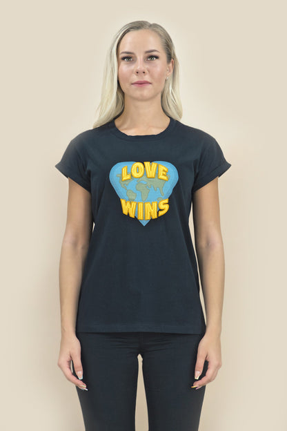 T-Shirt "LOVE WINS" - schwarz - Manuel Essl Design